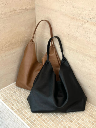 black shoulder tote