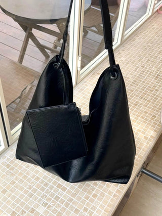 black shoulder tote