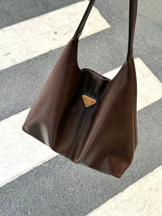elegant shoulder tote