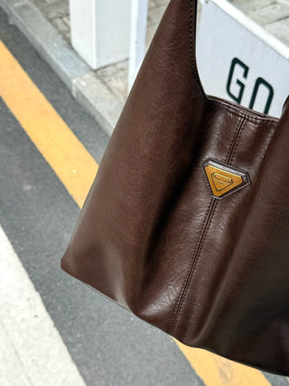 elegant shoulder tote