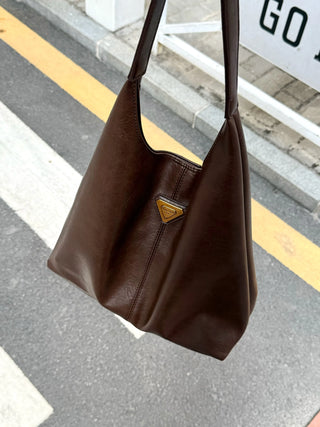 elegant shoulder tote