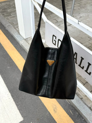 elegant shoulder tote