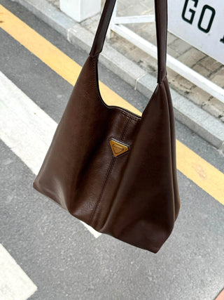 elegant shoulder tote