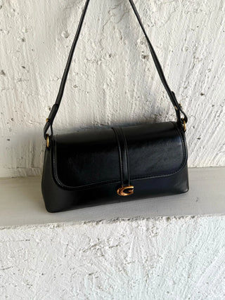 one-shoulder baguette