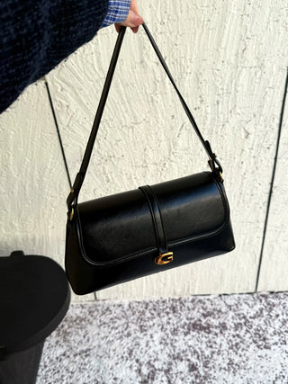 one-shoulder baguette