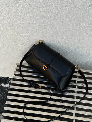 one-shoulder baguette