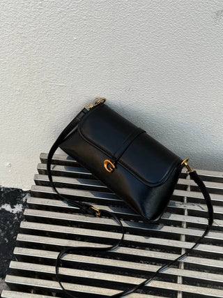 one-shoulder baguette