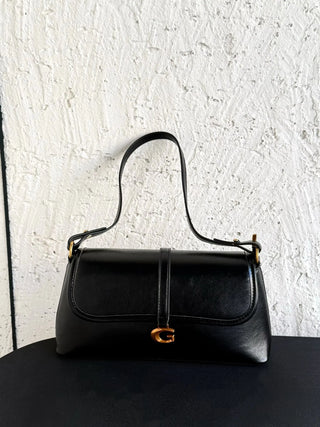 one-shoulder baguette