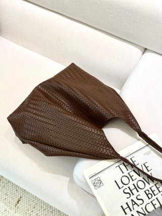 weave shoulder tote