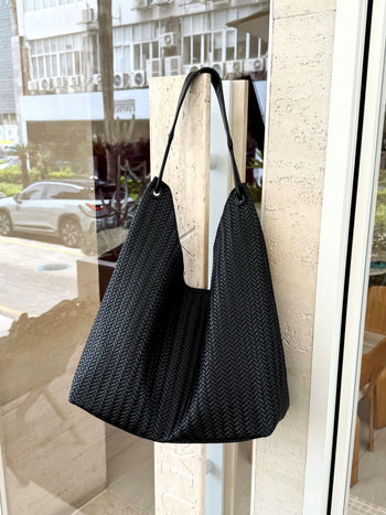 simple shoulder bag