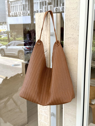 simple shoulder bag