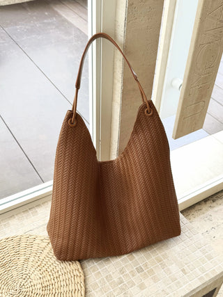 simple shoulder bag