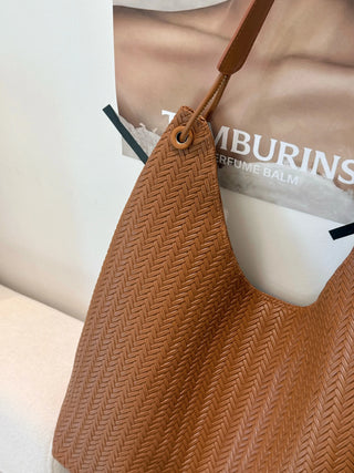 simple shoulder bag
