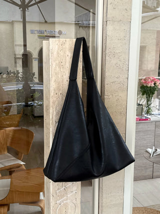 simple shoulder tote