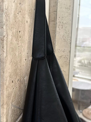 simple shoulder tote