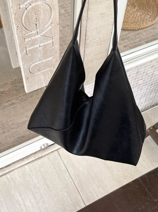 simple shoulder tote