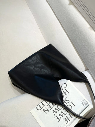 simple shoulder tote