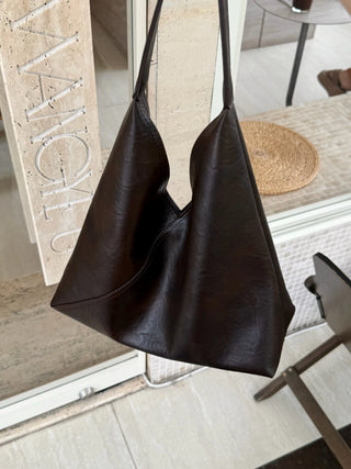 simple shoulder tote