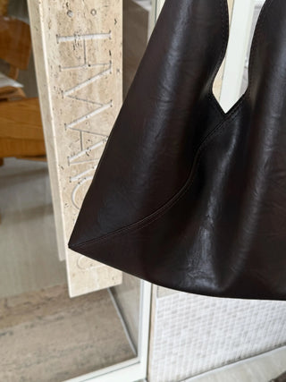 simple shoulder tote