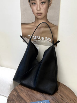 simple shoulder tote