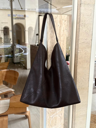 simple shoulder tote