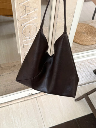 simple shoulder tote