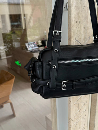 baguette shoulder bag