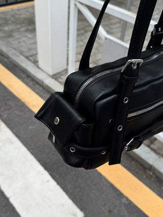 baguette shoulder bag