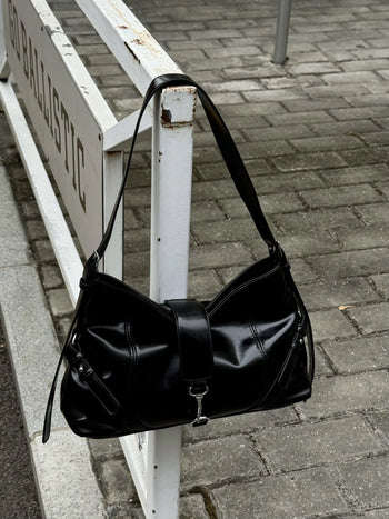 simple underarm bag