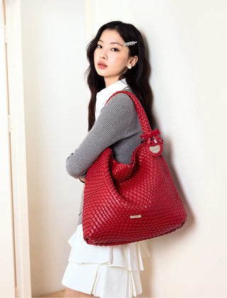 woven hobo bag