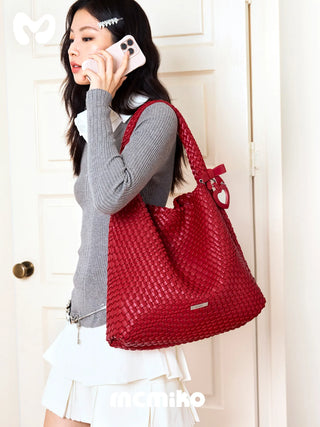 woven hobo bag
