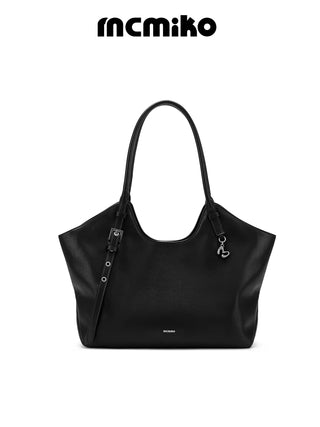 black tote bag