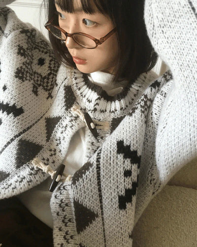 Enin Nordic Tteokbokki Button Short Knitwear Cardigan