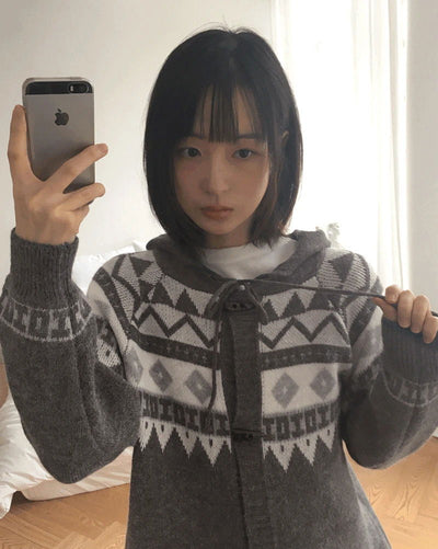 Linga Duffle Tteokbokki Nordic Hood Knitwear Cardigan