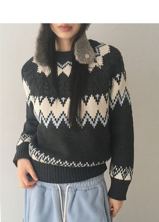 Uken Nordic Heart Twisted Round Knitwear