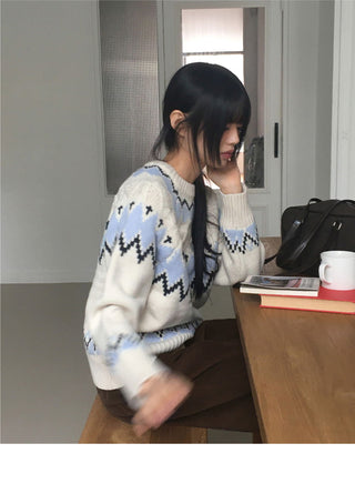 Uken Nordic Heart Twisted Round Knitwear