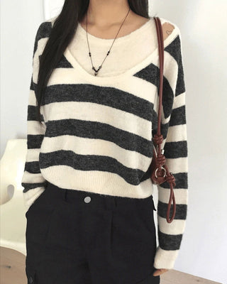Yankee Stripe Deep U-Neck Layered Knitwear