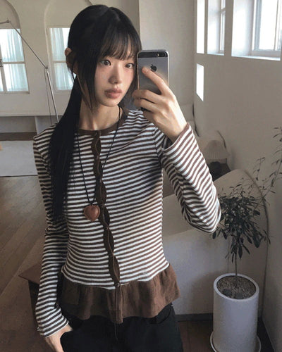 Mocquer Stripe Frill Punching Heart Button Cardigan