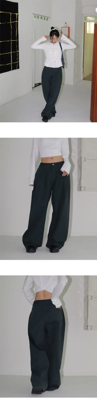 Dipping to pin tuck maxi wide pants