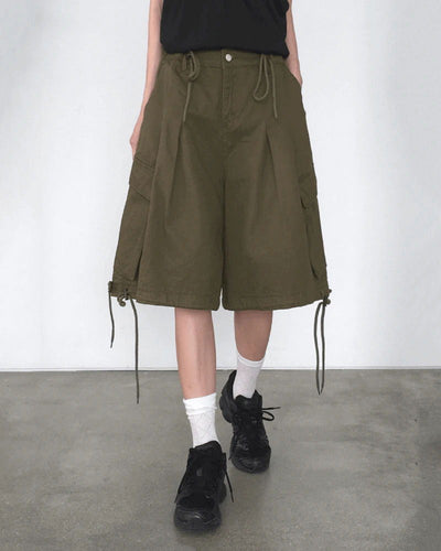 Kicks to Pintuck String Cargo 5-quarter Bermuda Pants