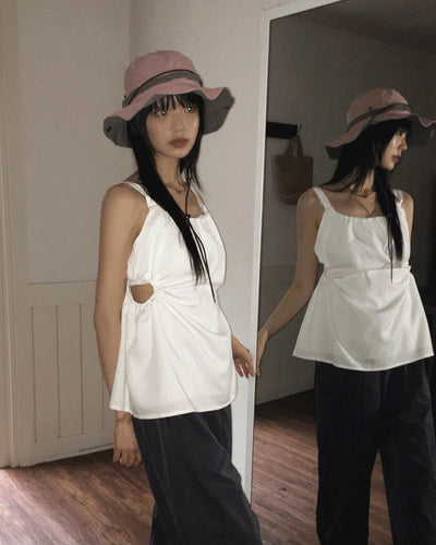 Semble Hole String Sleeveless Blouse