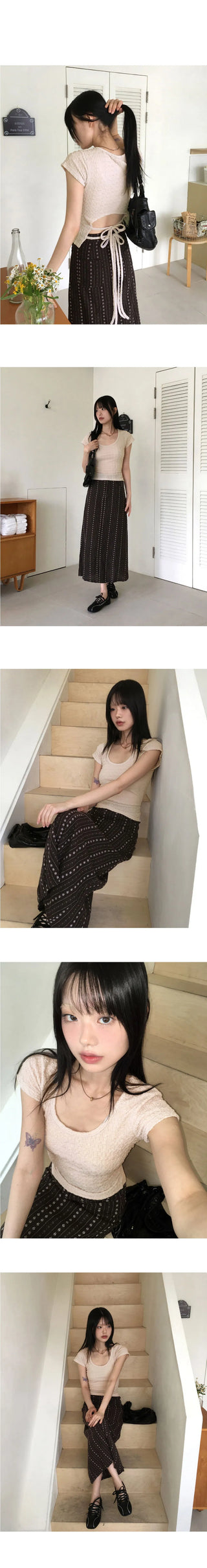 Celty embossed back slit strap U-neck short sleeve T-shirt