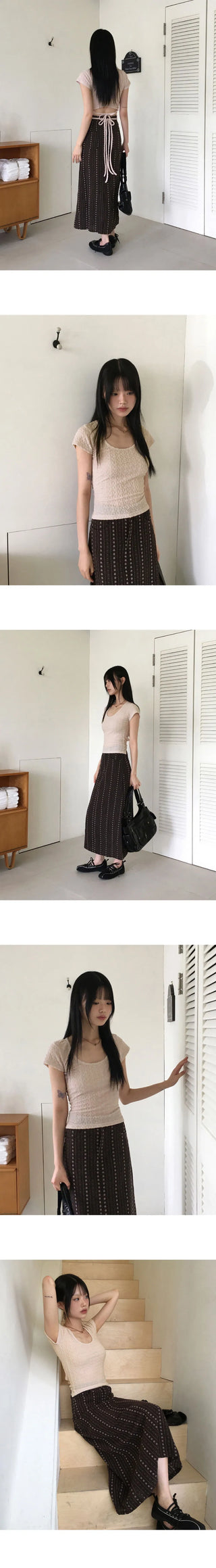 Celty embossed back slit strap U-neck short sleeve T-shirt
