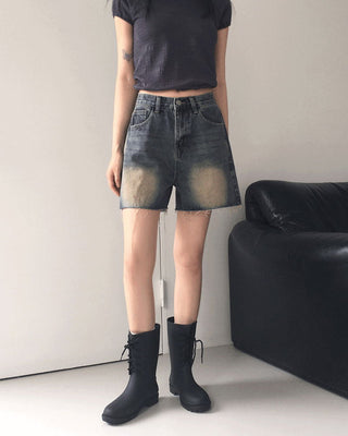 Frit Faded three-quarter denim short pants