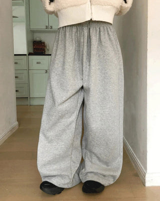 Aura Fleece-lined Diagonal Wide Sweatpants