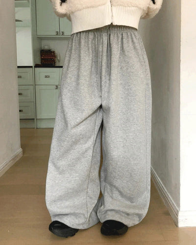 Aura Fleece-lined Diagonal Wide Sweatpants