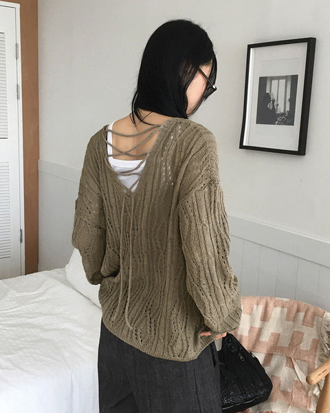 Summit Punching Two Way Eyelet Back V-Neck Overfit Long Sleeve Knitwear