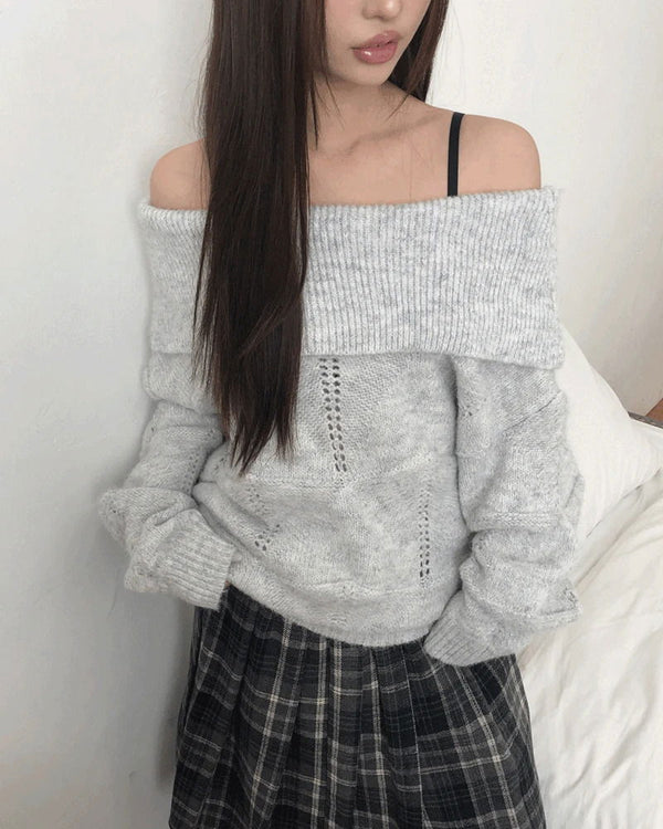 More punching off-shoulder wool knitwear