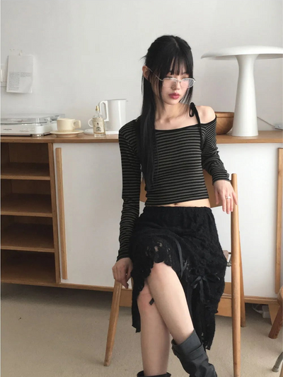 Sable one-shoulder unbuttoned strap striped long-sleeved T-shirt