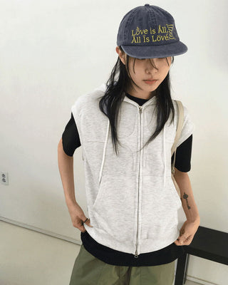 The New Byul two-way hooded vest zip-up